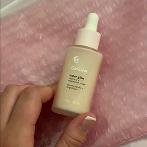 glossier super glow